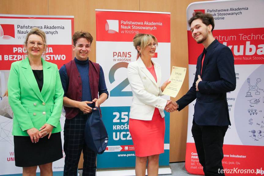 77b6427d-80a1-420f-bbc7-f0b2f7e1b62f